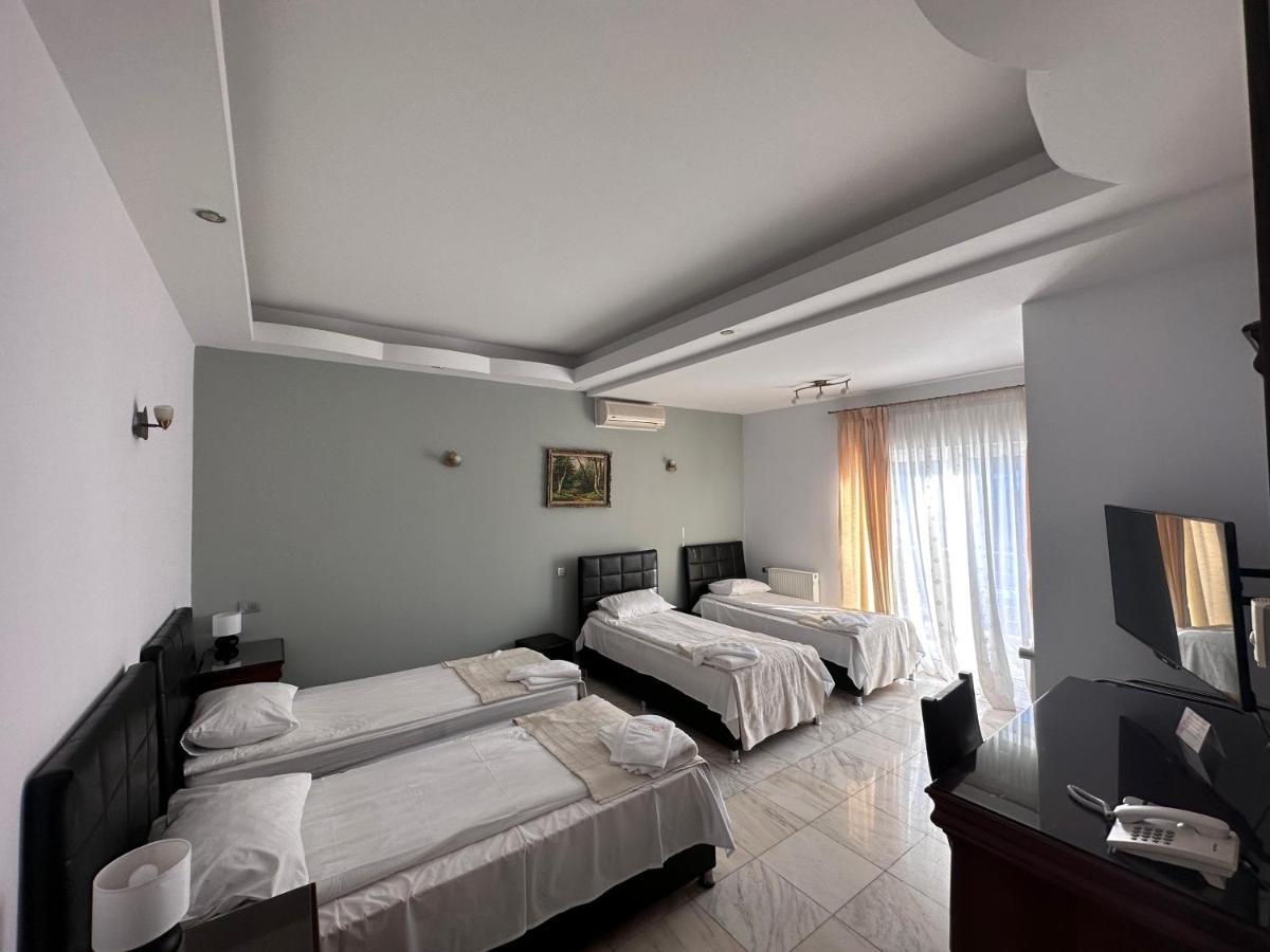 Hotel Bliss Bucarest Esterno foto