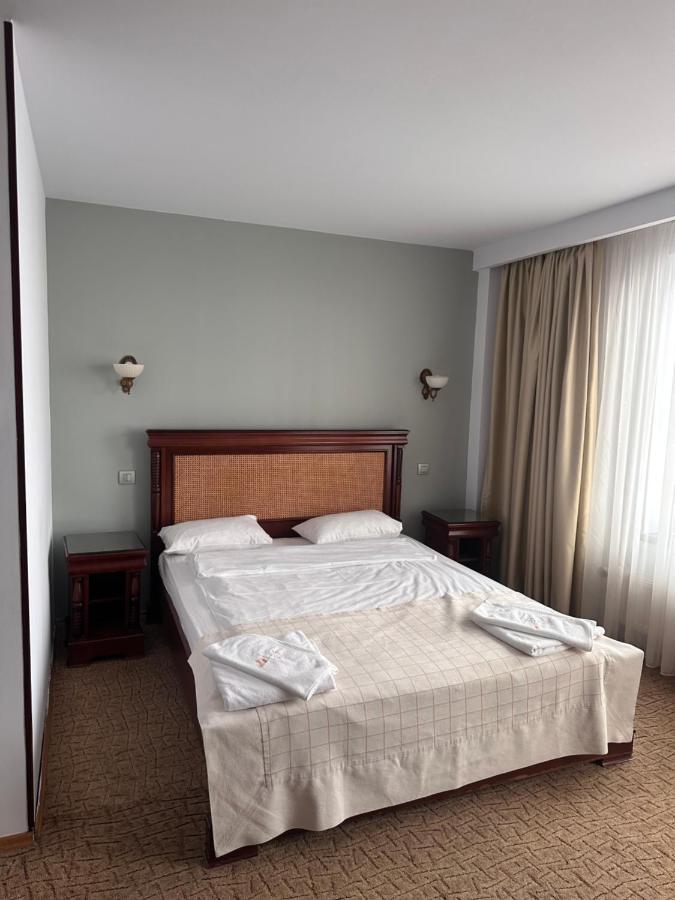 Hotel Bliss Bucarest Esterno foto