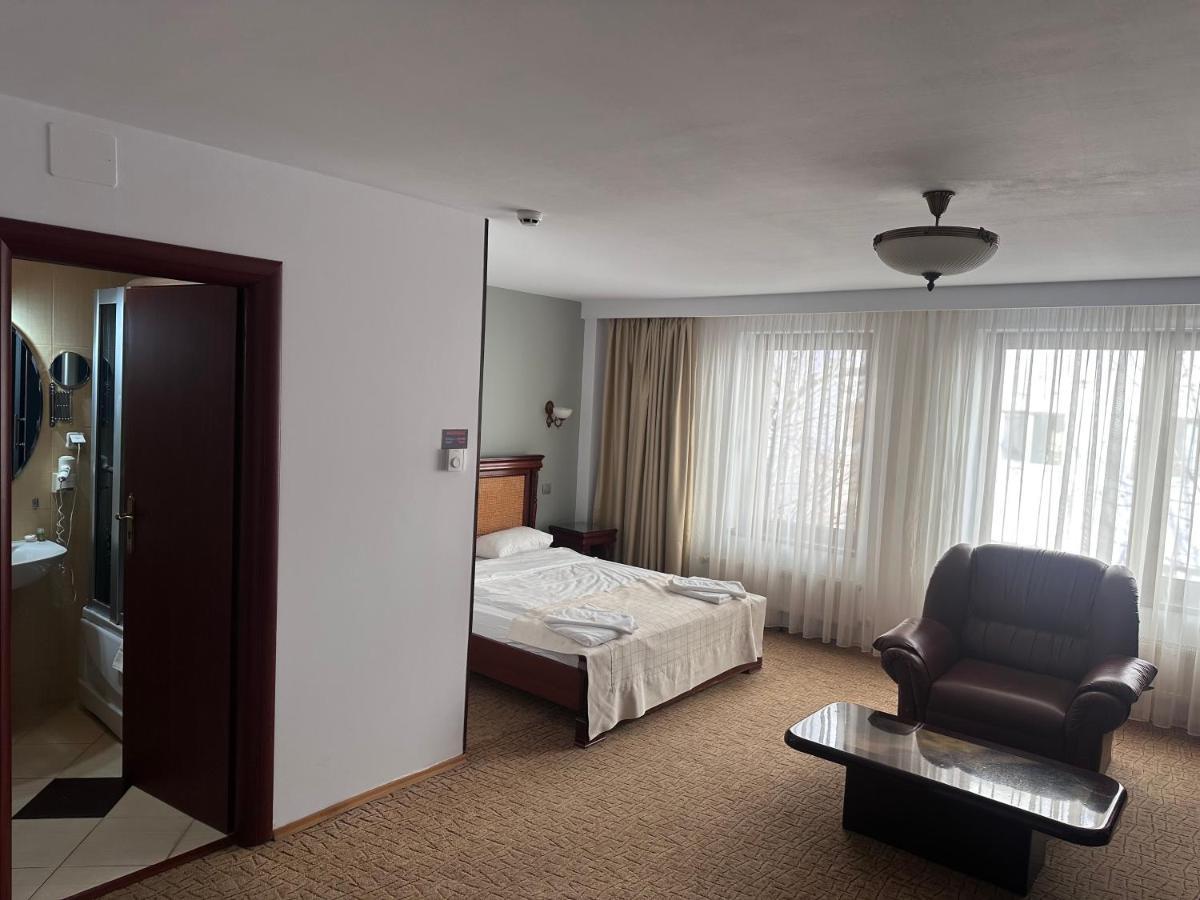 Hotel Bliss Bucarest Esterno foto