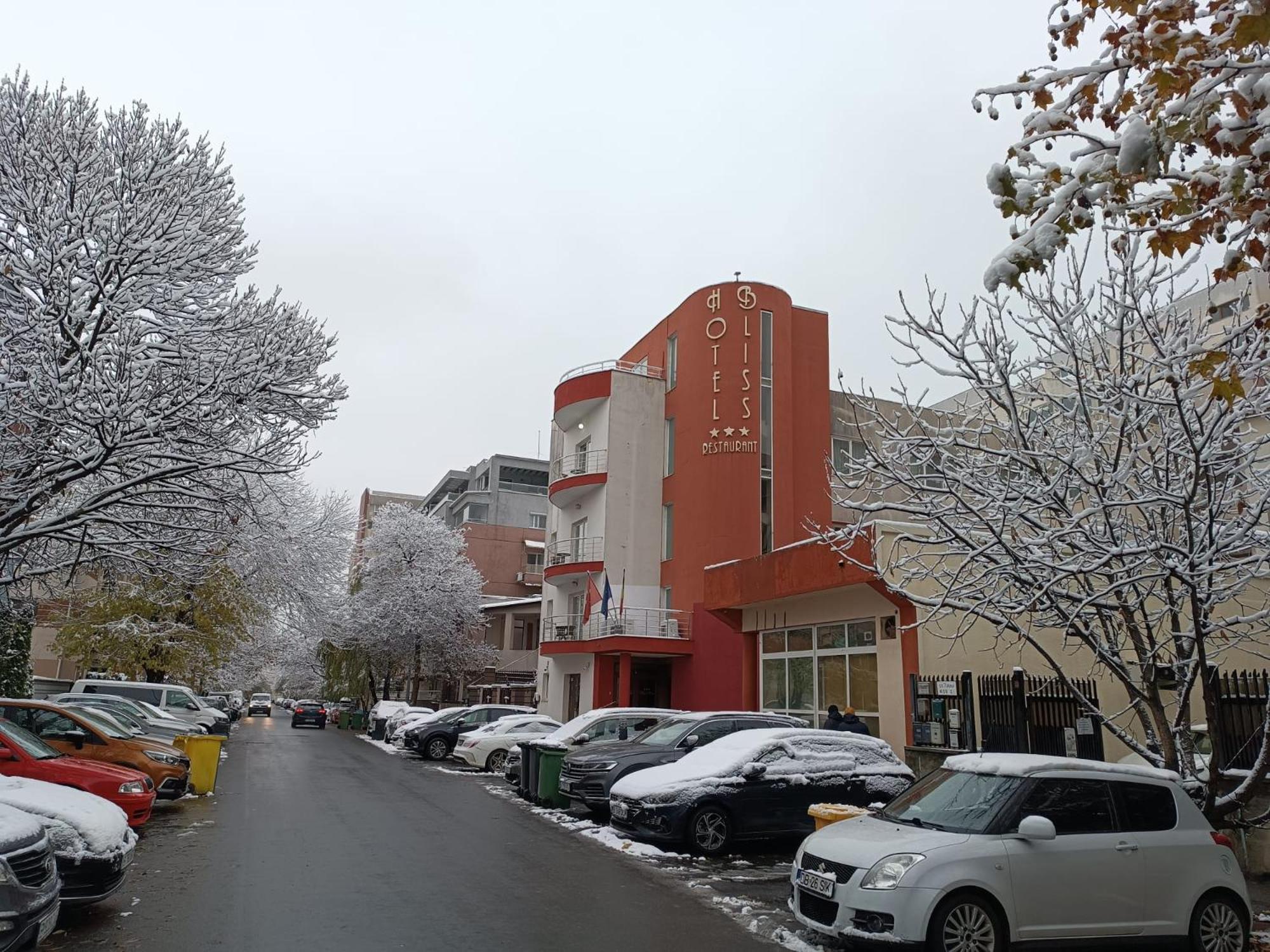 Hotel Bliss Bucarest Esterno foto