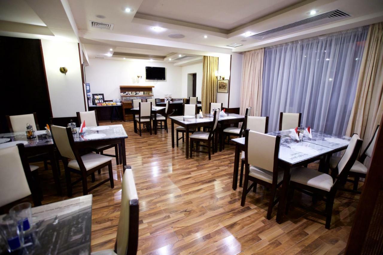 Hotel Bliss Bucarest Esterno foto